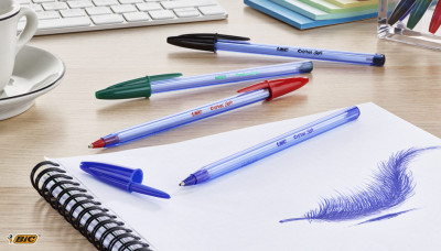 BIC Stylo à bille Cristal Soft, couleur d'encre: bleu