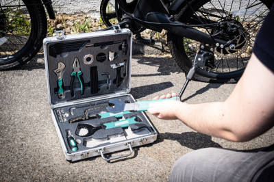 BRÜDER MANNESMANN Jeu d'outils pour vélo, 33 pièces