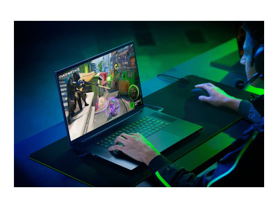 Razer : BLADE 18 (K9-NT avec IN-11/QHD+ 240HZ/I9-13950HX/32GB DDR5/RTX 4 (ci9g13)